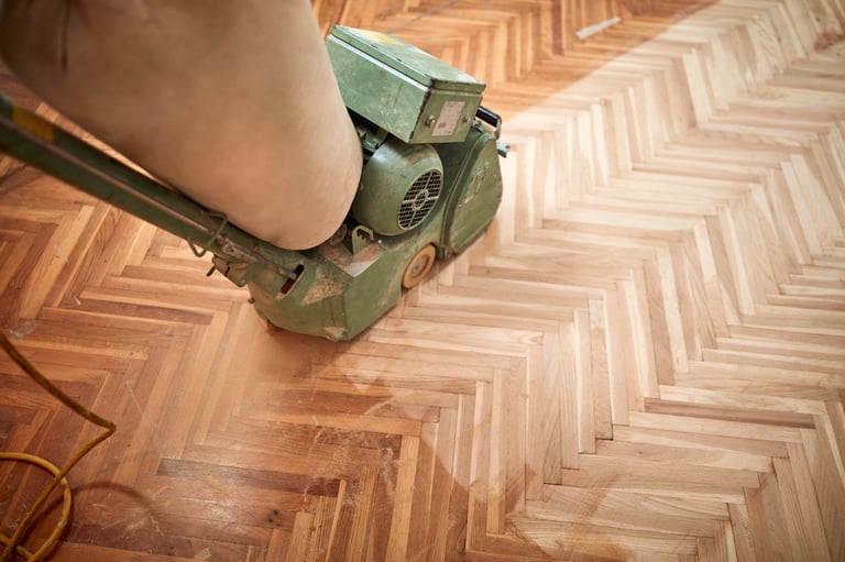 Restoring parquet with a sanding machine